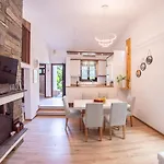 Villa Sani Lili 9 *